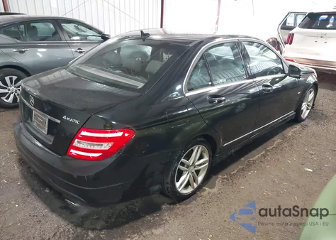 2012 Mercedes-Benz C 300 Luxury 4Matic/Sport 4Matic из США, поврежденный, VIN WDDGF8BB1CR195025